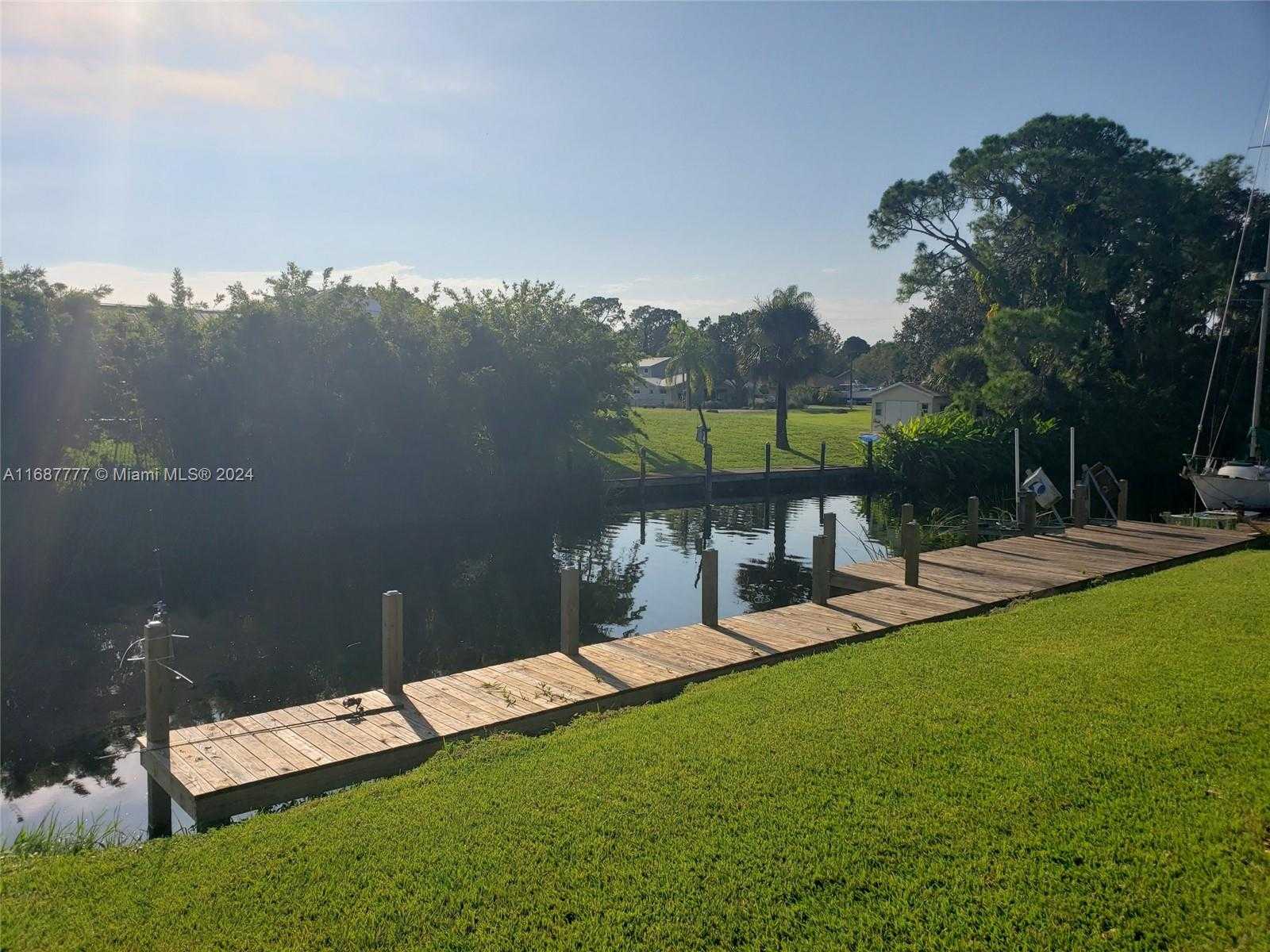 Small Image of 2111 WAYLIFE CT, Other City - In The State Of Florida Number 17