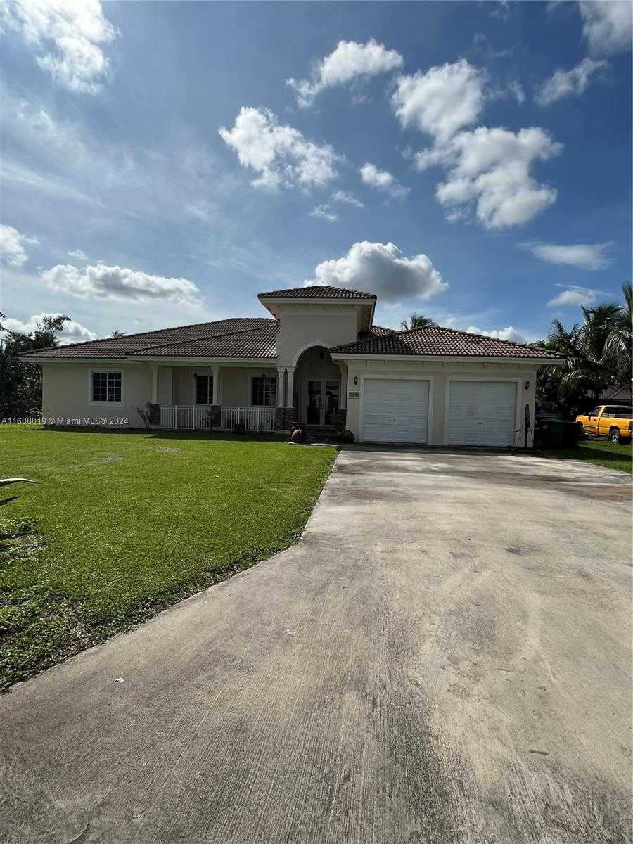 Small Image of 20494 SOUTH WEST 325TH ST, Homestead Number 2