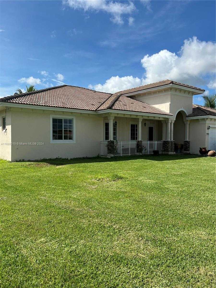 Small Image of 20494 SOUTH WEST 325TH ST, Homestead Number 3