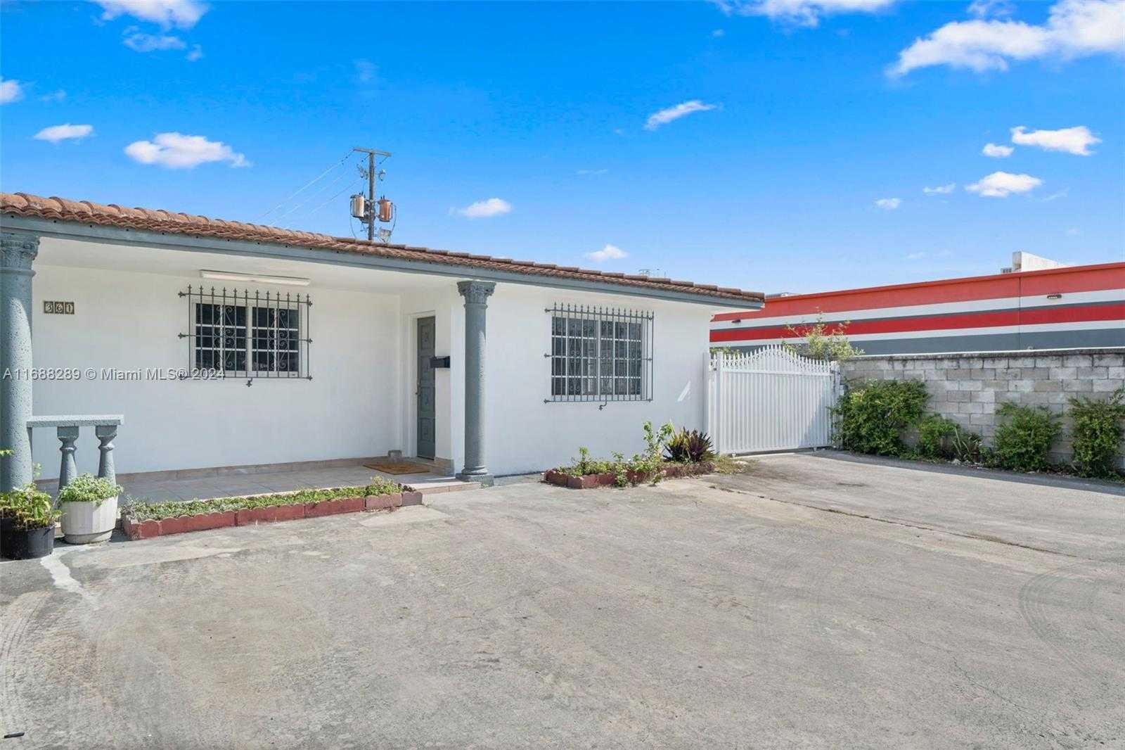 Small Image of 361 EAST 39TH ST, Hialeah Number 2
