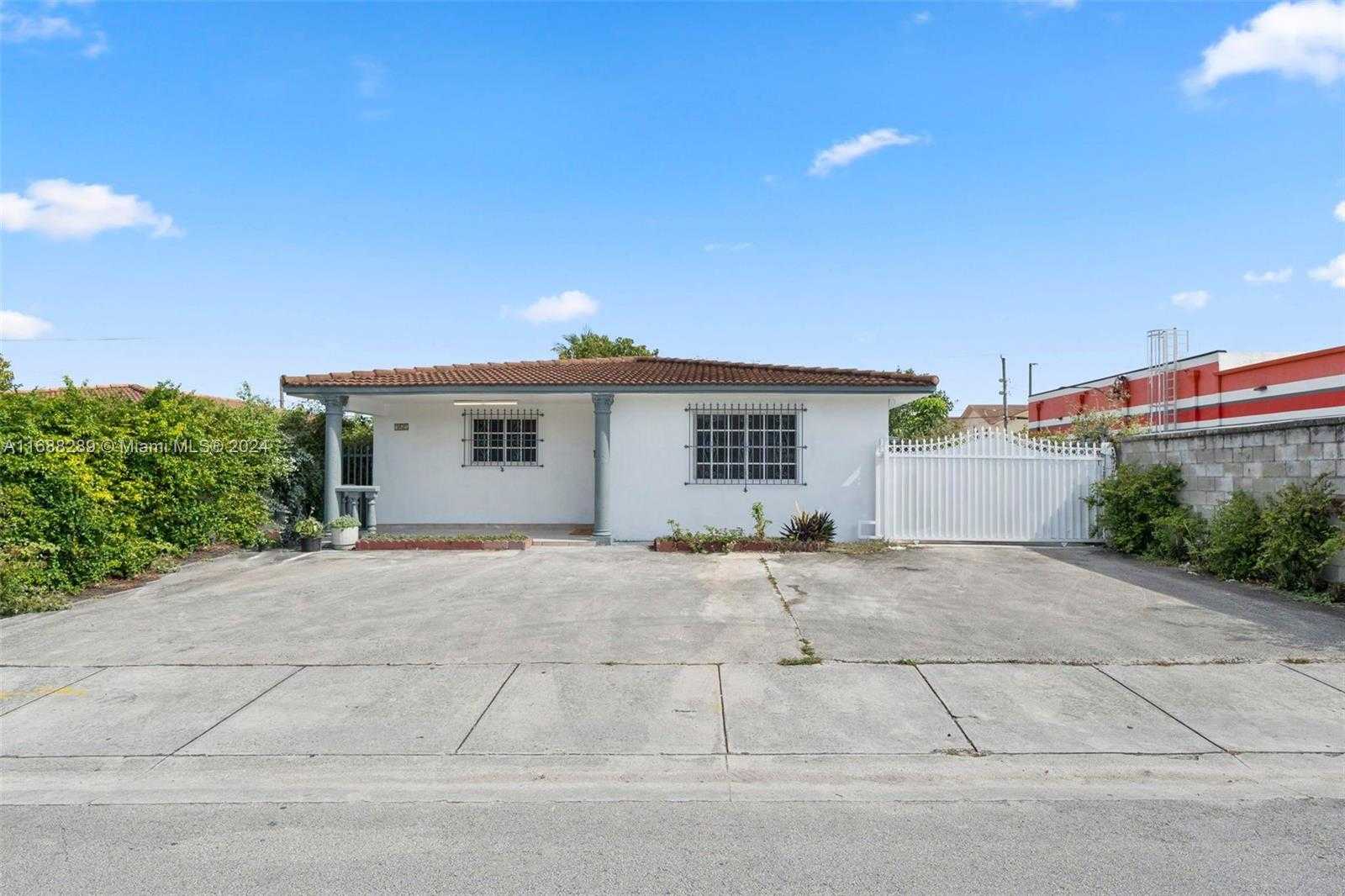 Small Image of 361 EAST 39TH ST, Hialeah Number 24