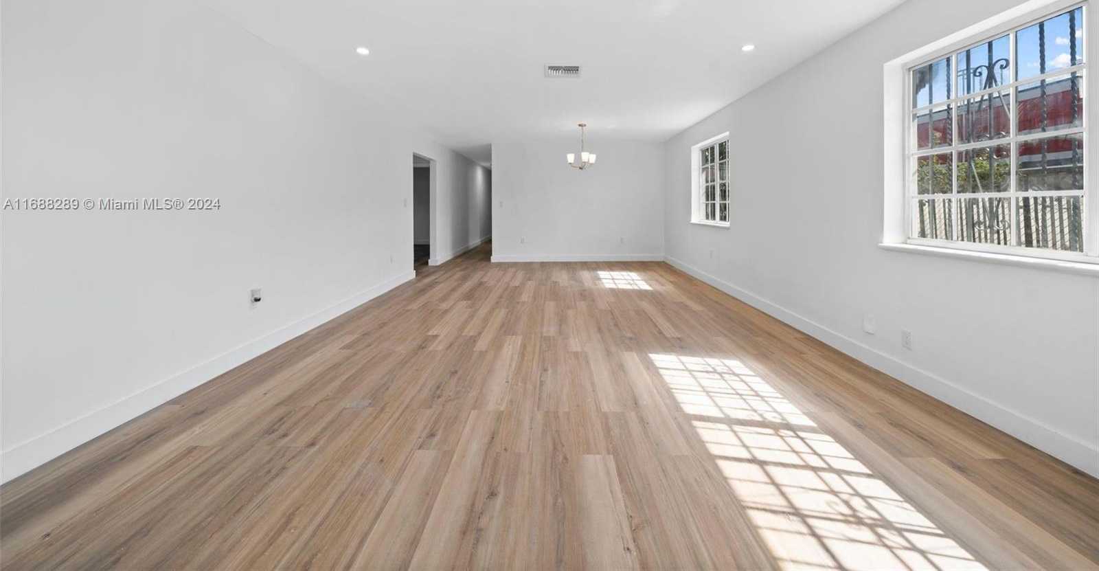 Small Image of 361 EAST 39TH ST, Hialeah Number 4