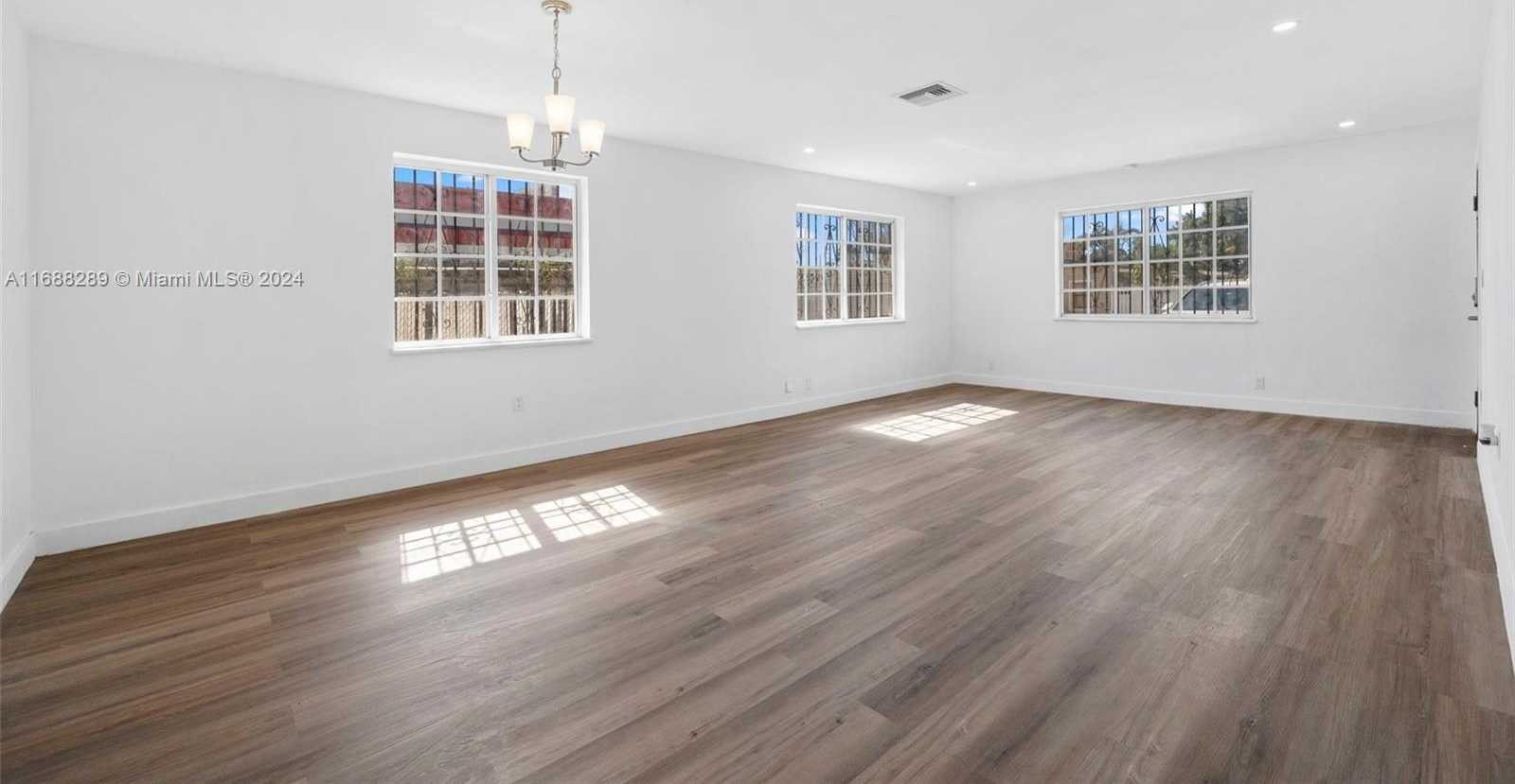 Small Image of 361 EAST 39TH ST, Hialeah Number 5