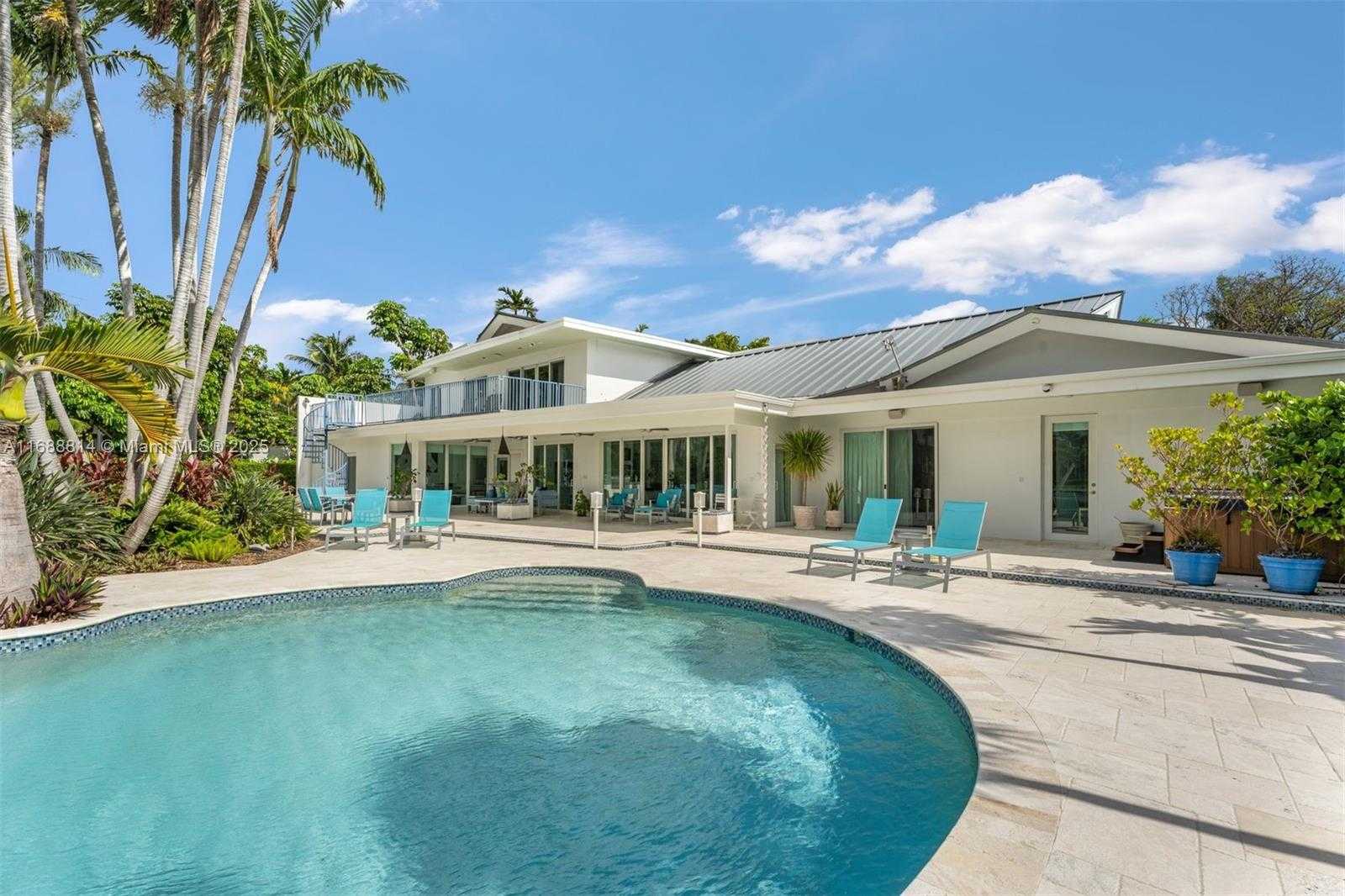 Small Image of 8900 BAY DRIVE, Surfside Number 10