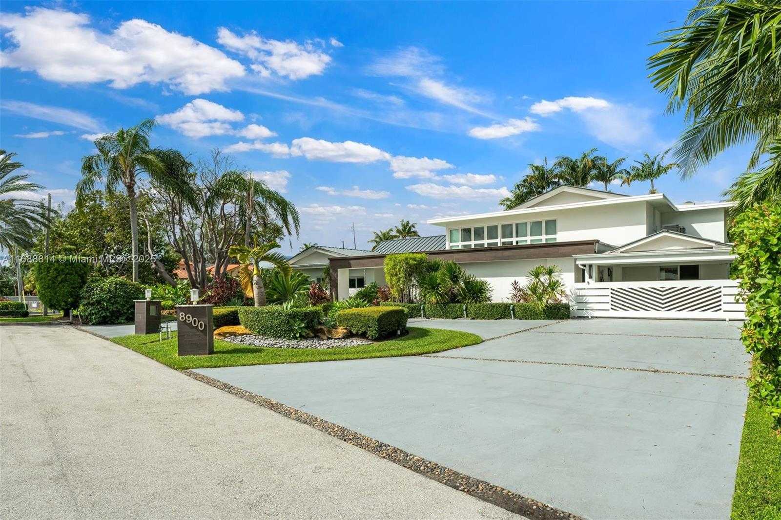 Small Image of 8900 BAY DRIVE, Surfside Number 12