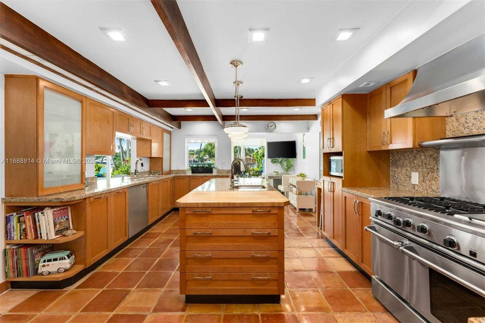 Small Image of 8900 BAY DRIVE, Surfside Number 18