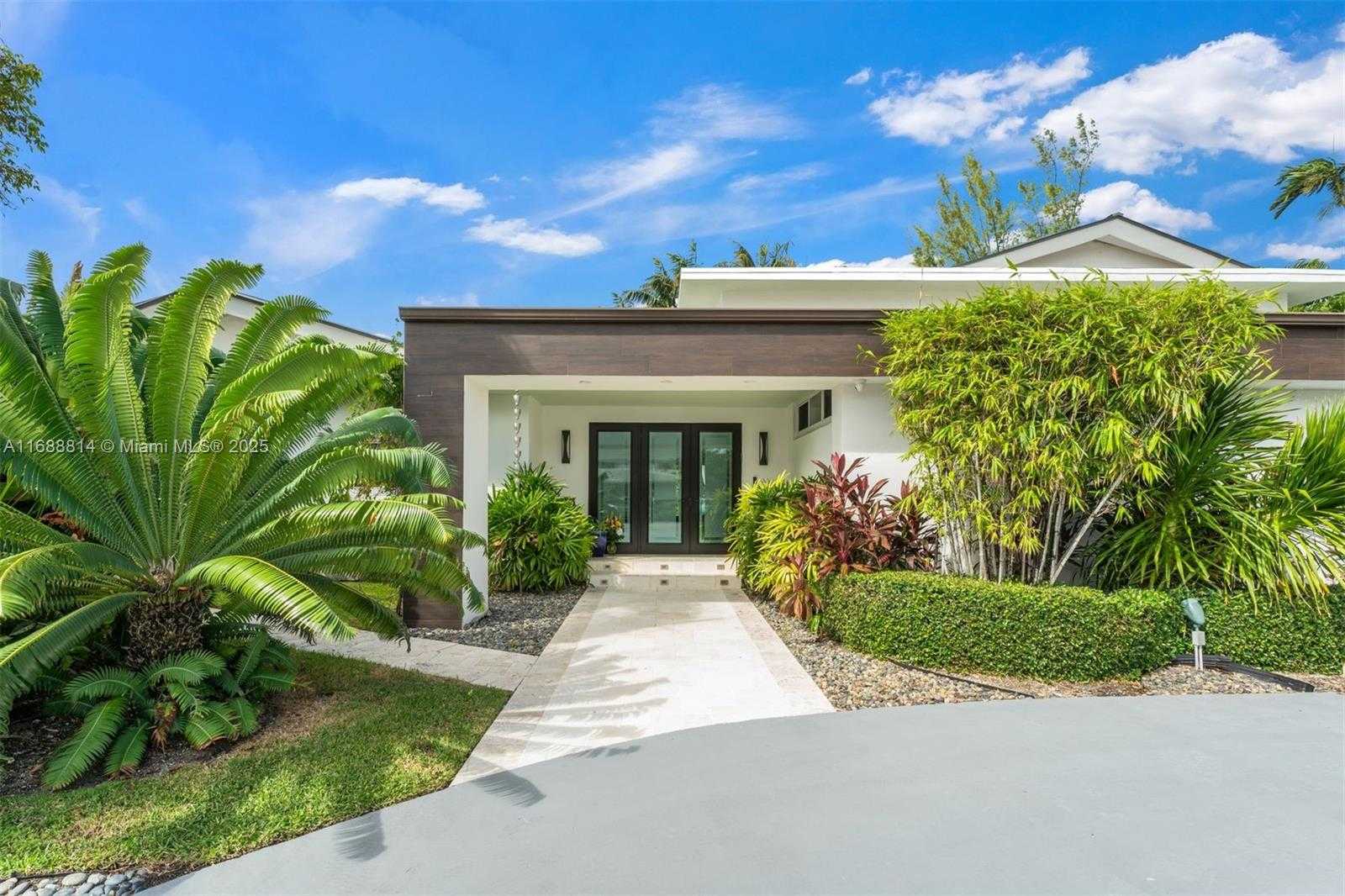Small Image of 8900 BAY DRIVE, Surfside Number 25