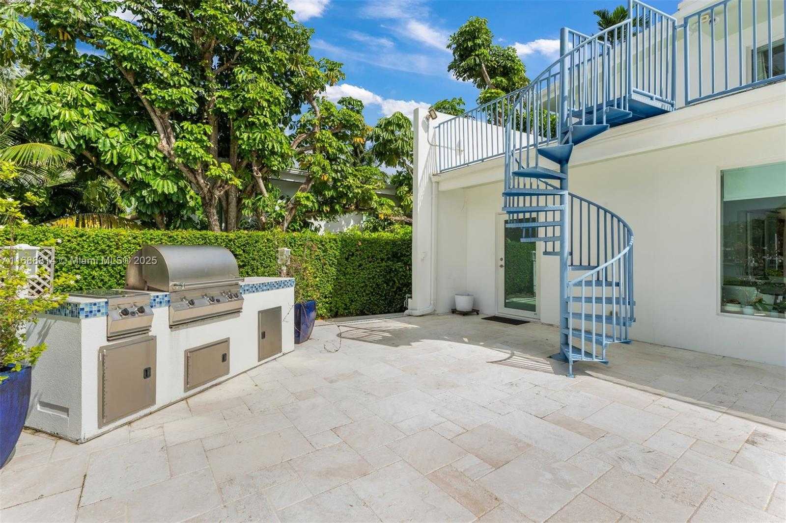 Small Image of 8900 BAY DRIVE, Surfside Number 27