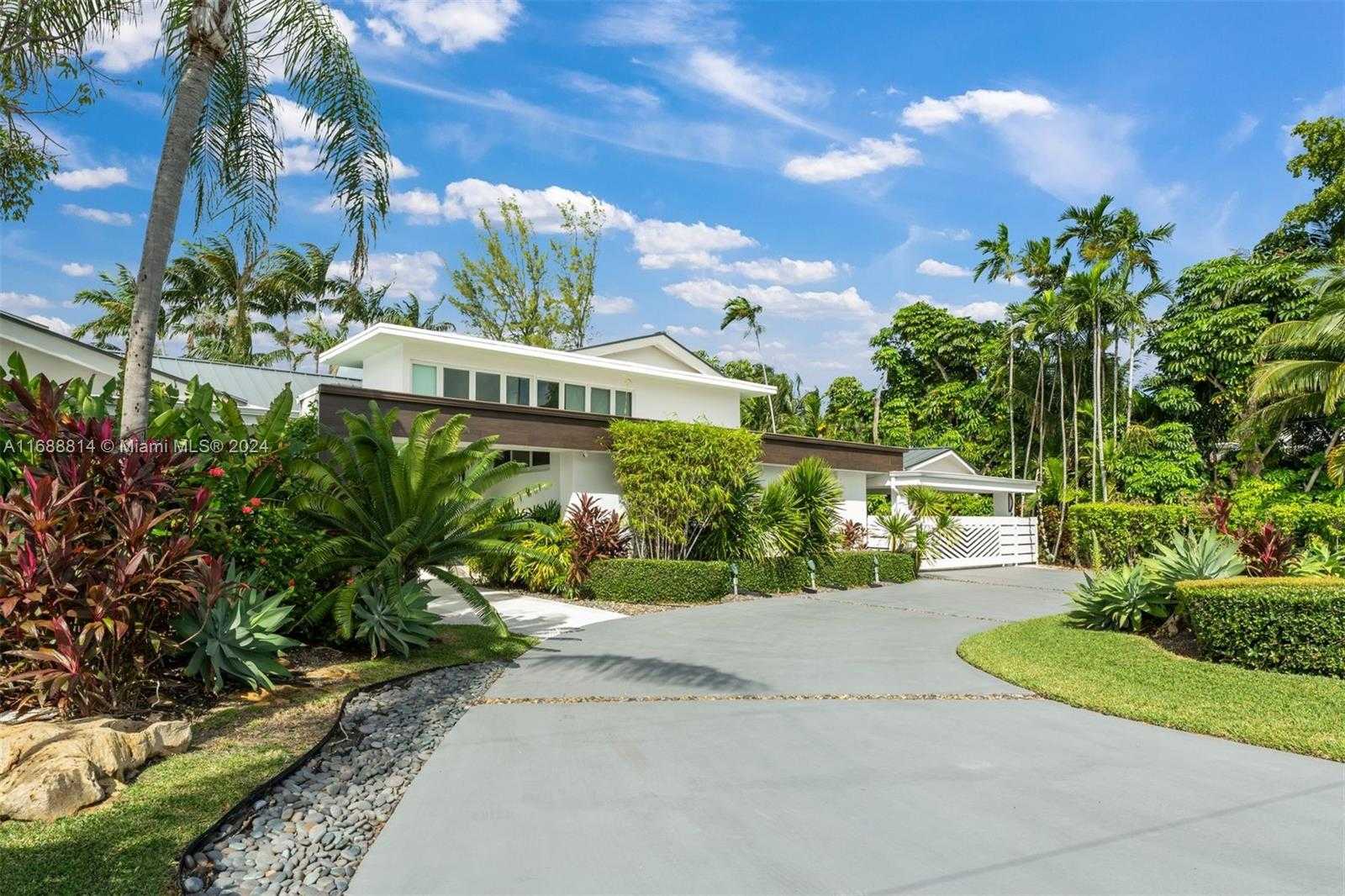 Small Image of 8900 BAY DRIVE, Surfside Number 30