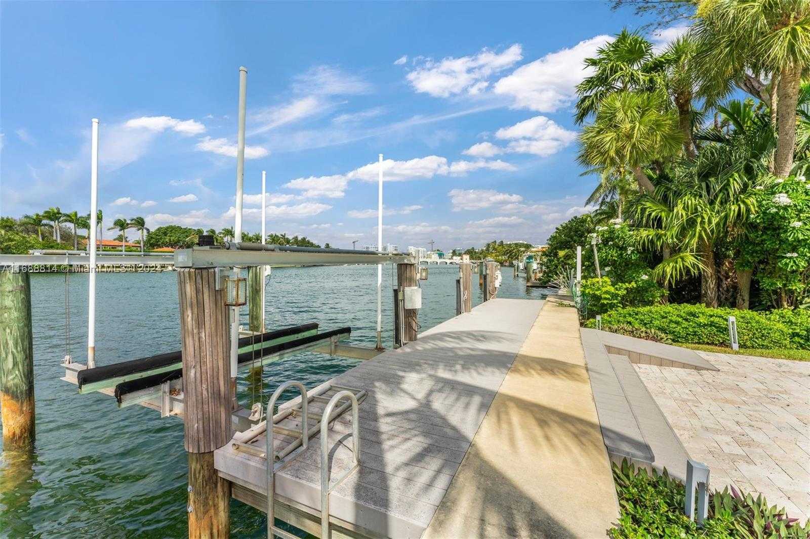 Small Image of 8900 BAY DRIVE, Surfside Number 32