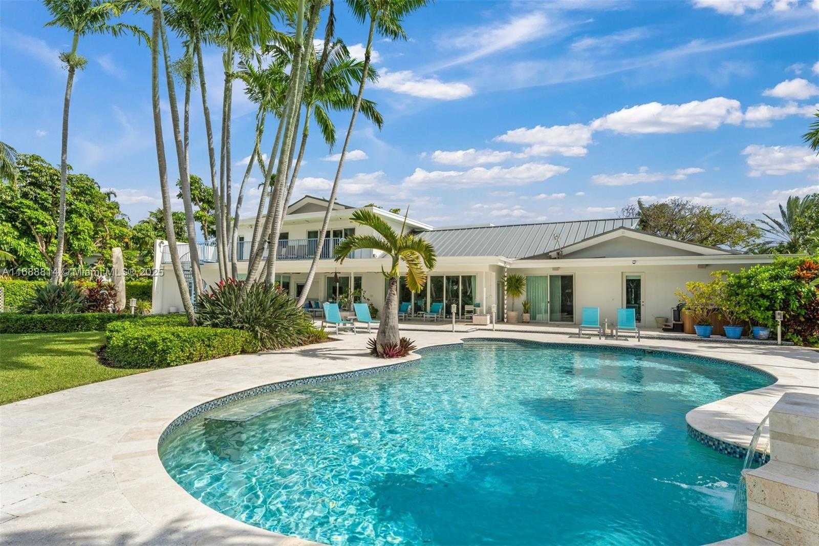 Small Image of 8900 BAY DRIVE, Surfside Number 4