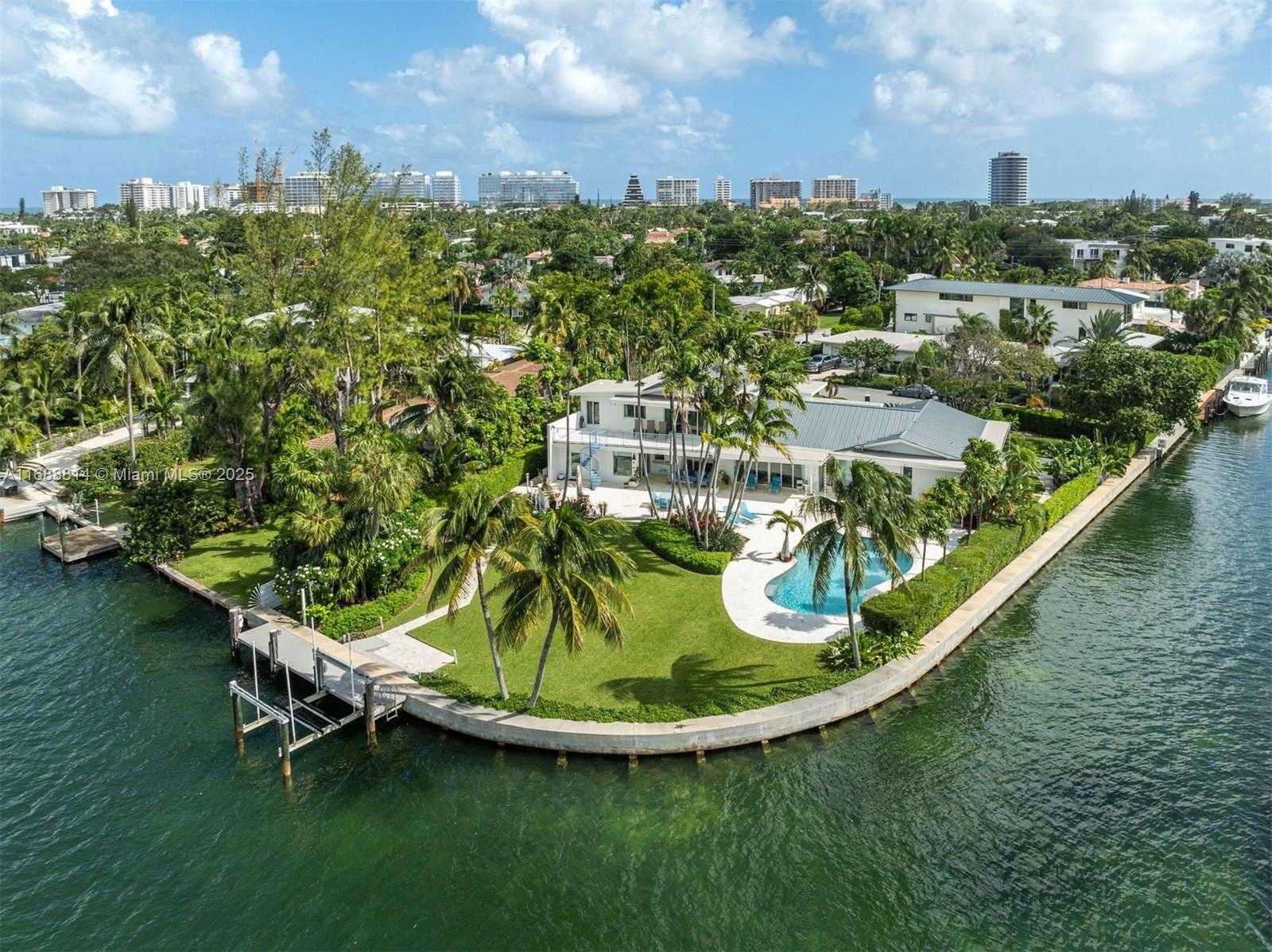 Small Image of 8900 BAY DRIVE, Surfside Number 9