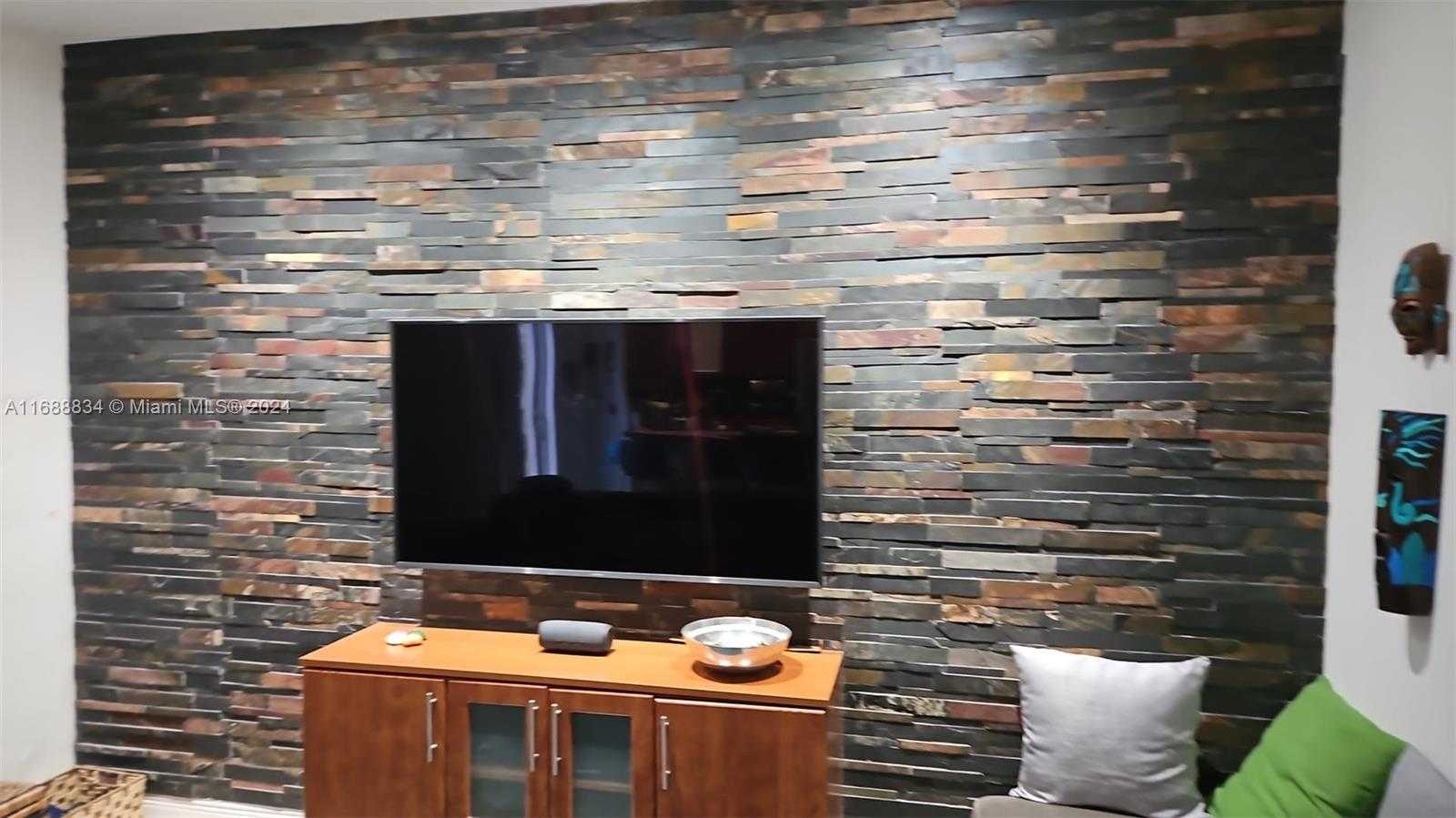 Small Image of 637 NORTH WEST 157TH LN, Pembroke Pines Number 10