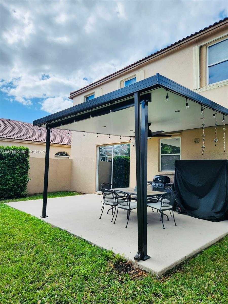 Small Image of 637 NORTH WEST 157TH LN, Pembroke Pines Number 2