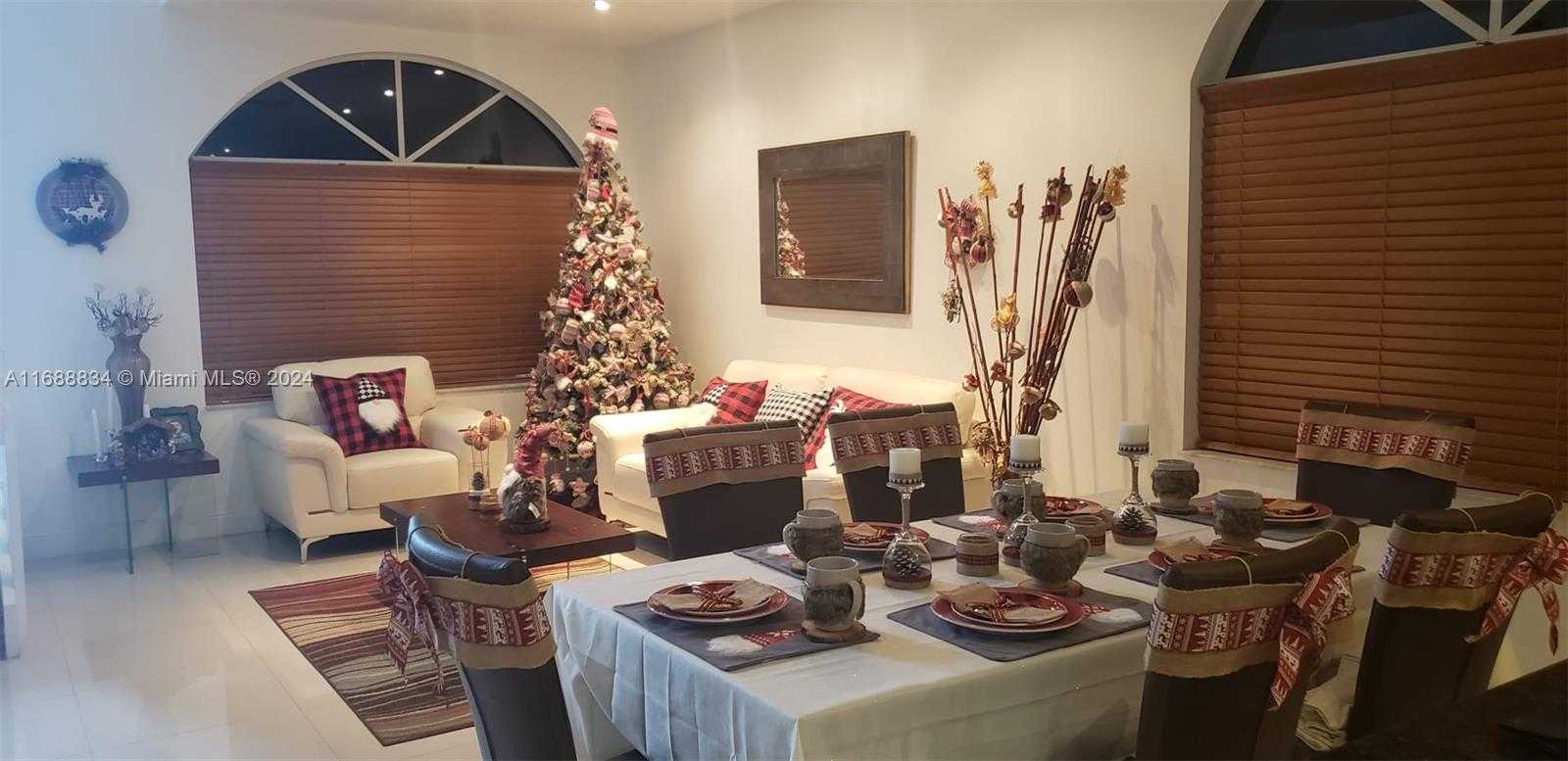 Small Image of 637 NORTH WEST 157TH LN, Pembroke Pines Number 3