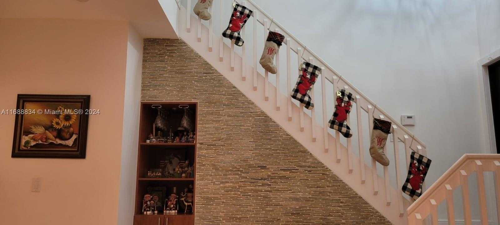 Small Image of 637 NORTH WEST 157TH LN, Pembroke Pines Number 8