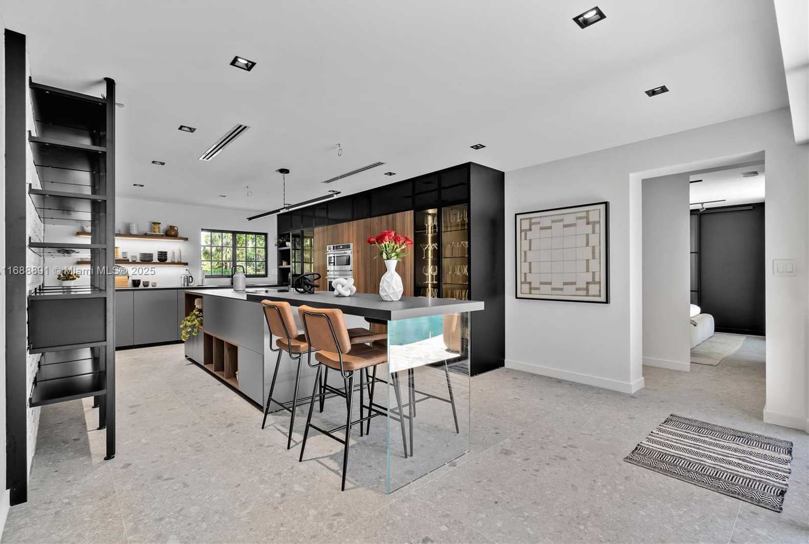 Small Image of 2500 BAYVIEW DR, Fort Lauderdale Number 12