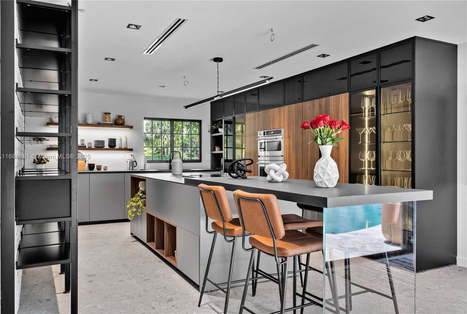 Small Image of 2500 BAYVIEW DR, Fort Lauderdale Number 13