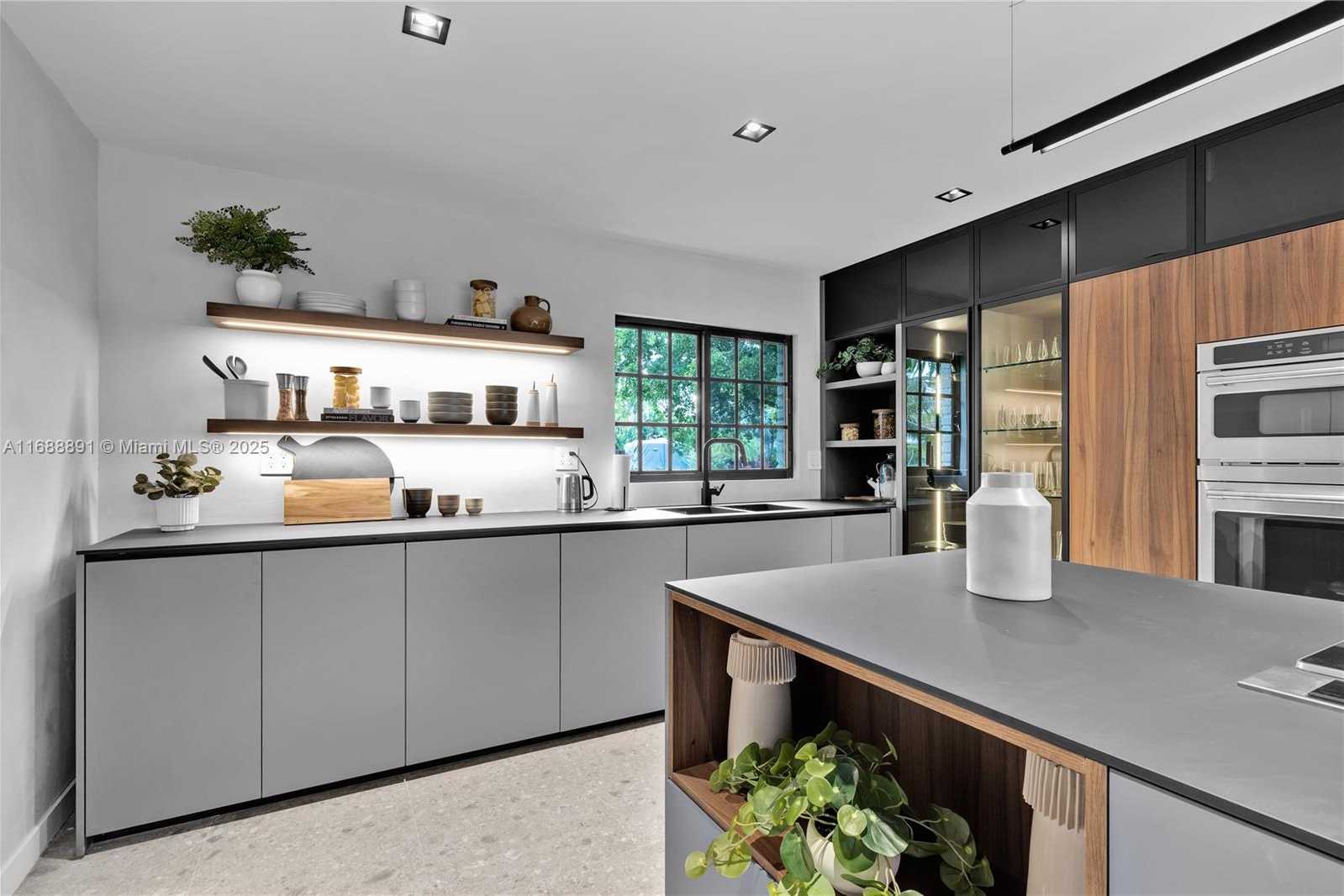 Small Image of 2500 BAYVIEW DR, Fort Lauderdale Number 14
