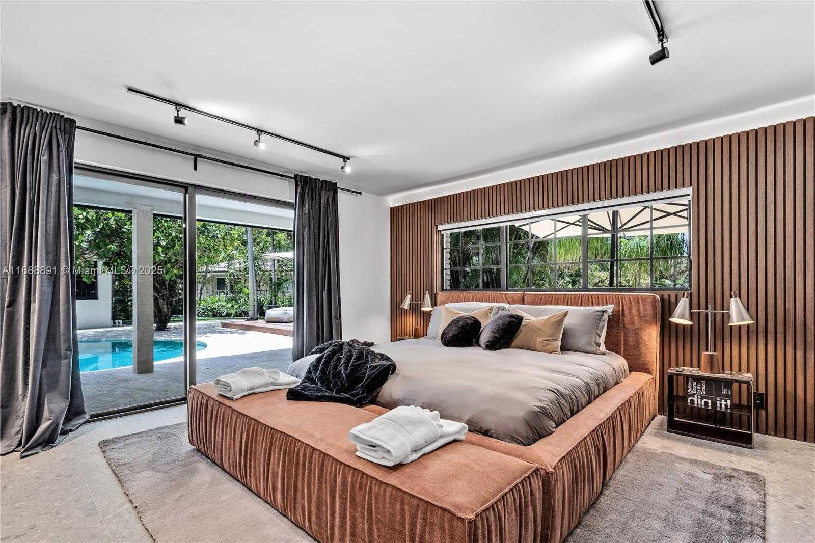Small Image of 2500 BAYVIEW DR, Fort Lauderdale Number 25
