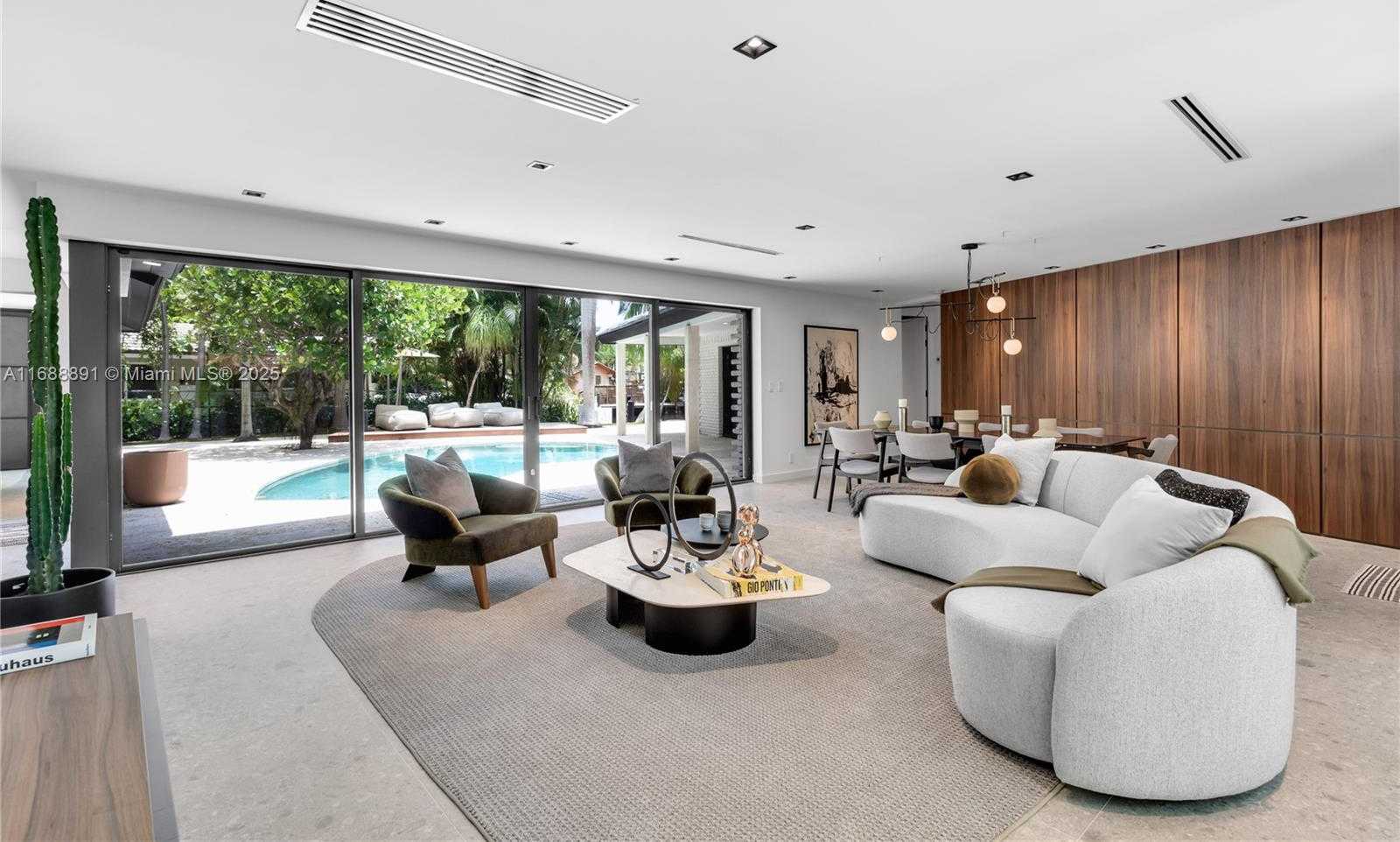Small Image of 2500 BAYVIEW DR, Fort Lauderdale Number 3