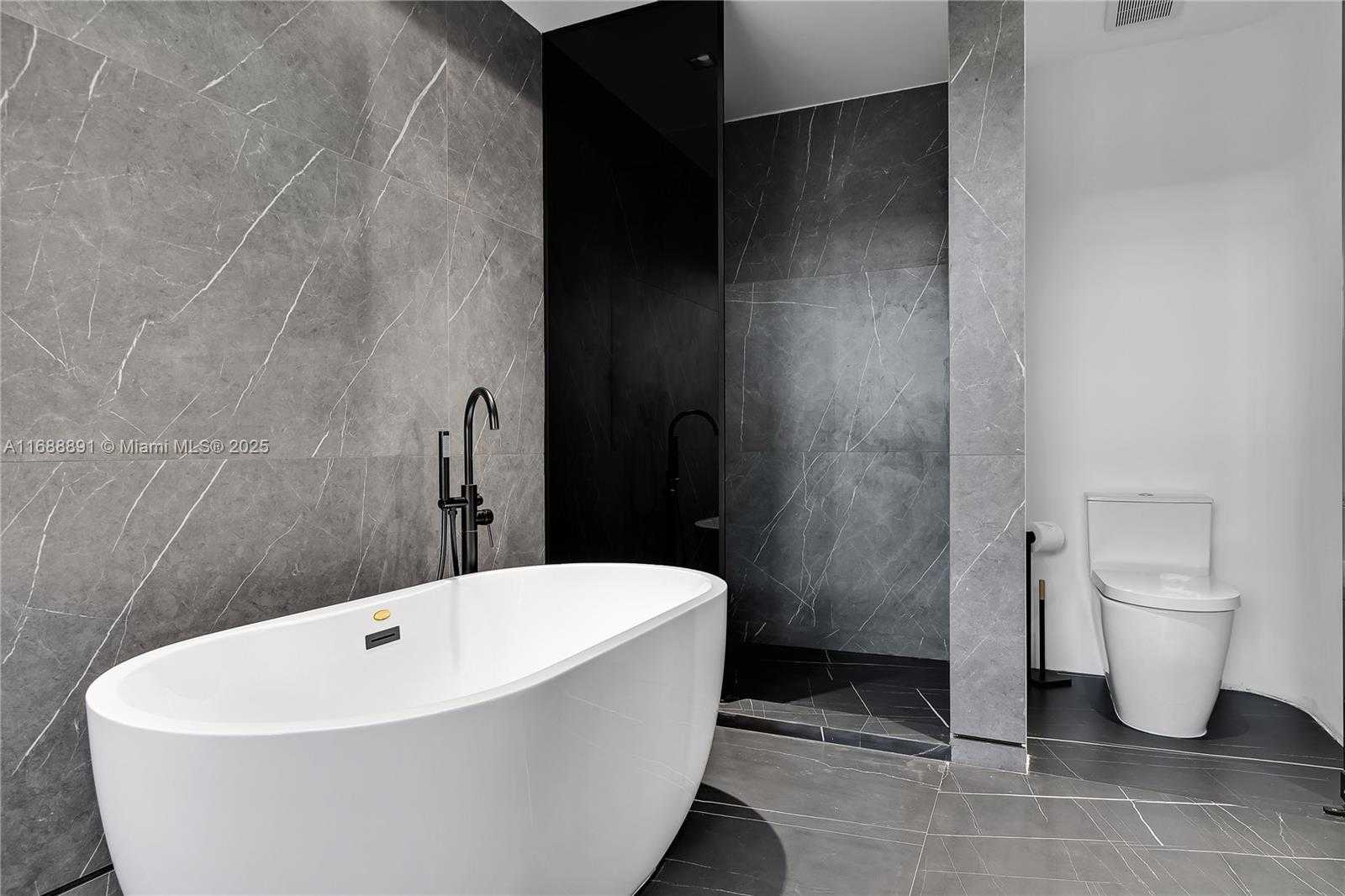 Small Image of 2500 BAYVIEW DR, Fort Lauderdale Number 32