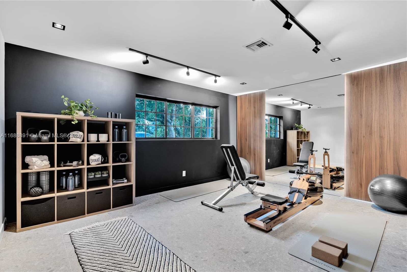 Small Image of 2500 BAYVIEW DR, Fort Lauderdale Number 52