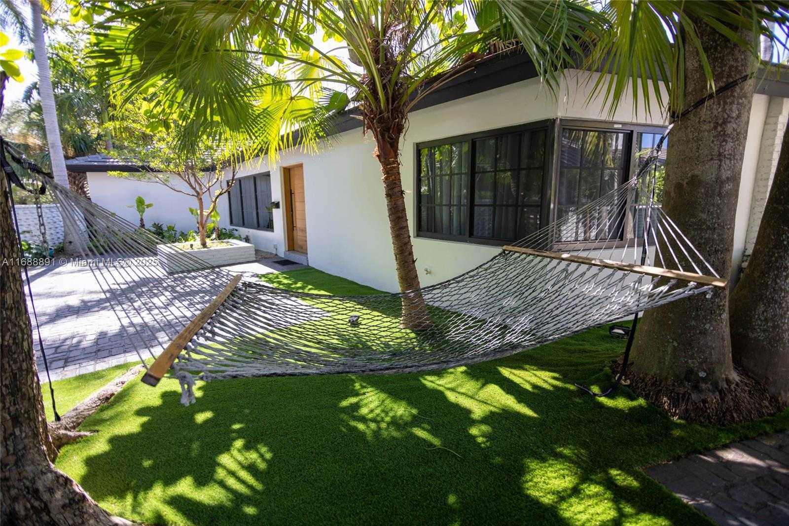 Small Image of 2500 BAYVIEW DR, Fort Lauderdale Number 59
