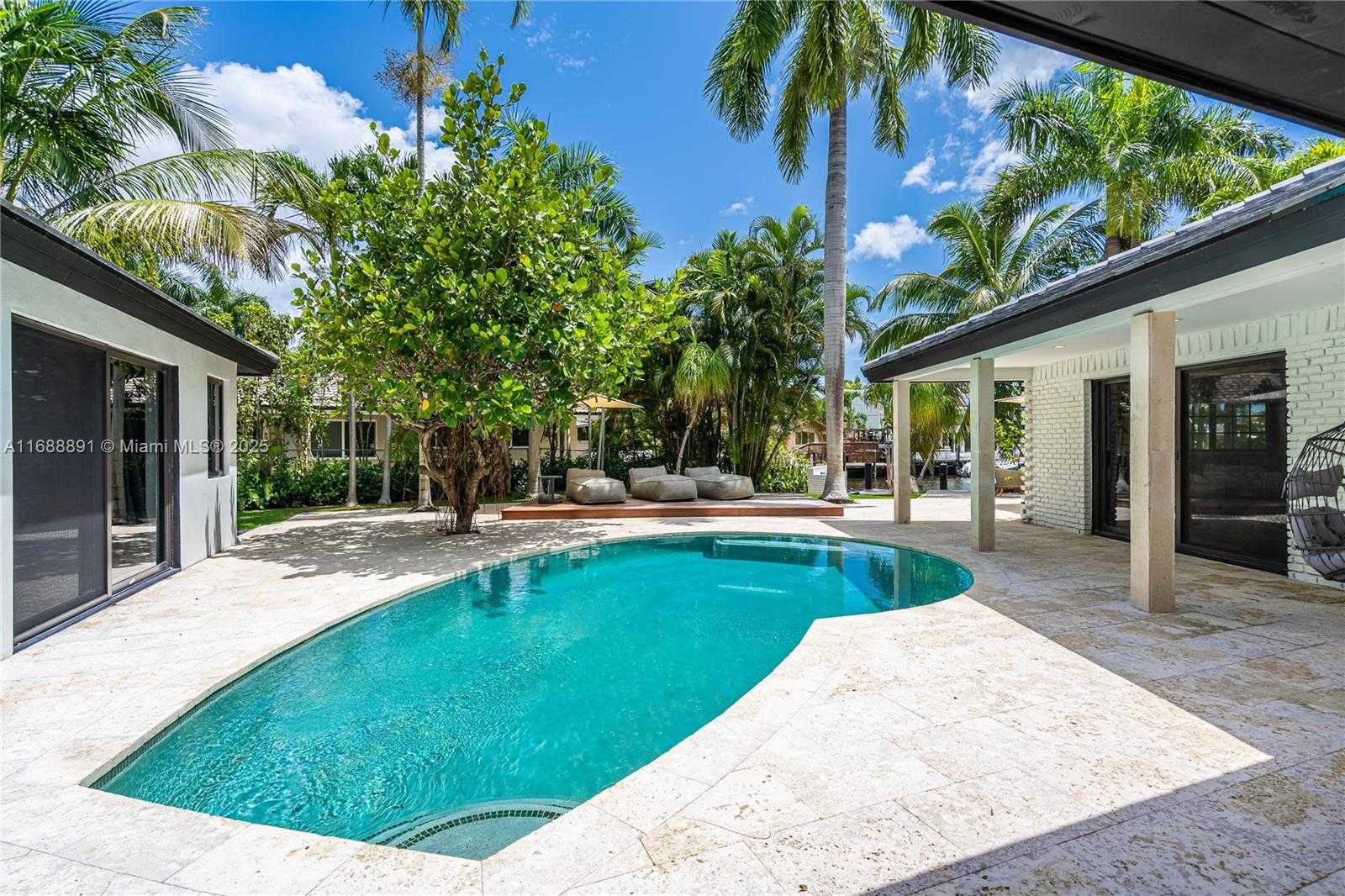 Small Image of 2500 BAYVIEW DR, Fort Lauderdale Number 61