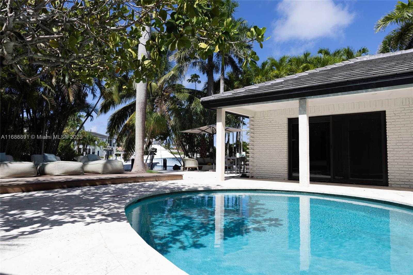Small Image of 2500 BAYVIEW DR, Fort Lauderdale Number 80