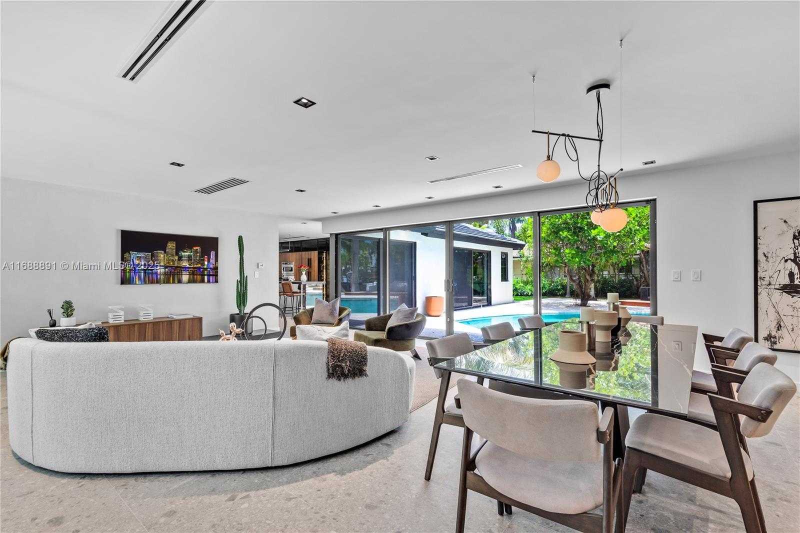 Small Image of 2500 BAYVIEW DR, Fort Lauderdale Number 9