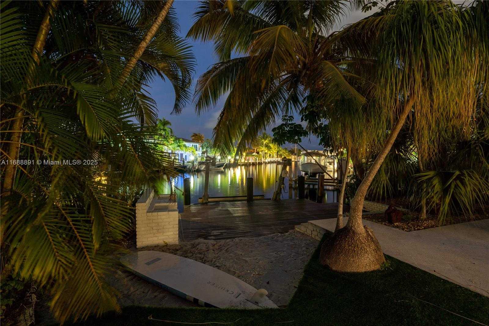 Small Image of 2500 BAYVIEW DR, Fort Lauderdale Number 92