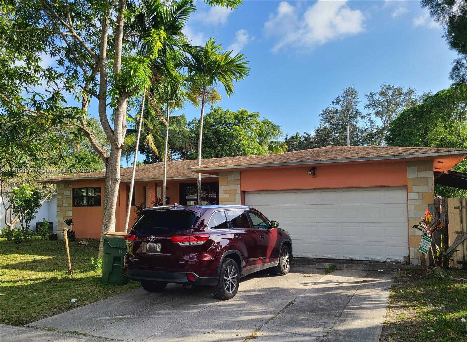 Small Image of 1420 NORTH EAST 137TH ST, North Miami Number 2