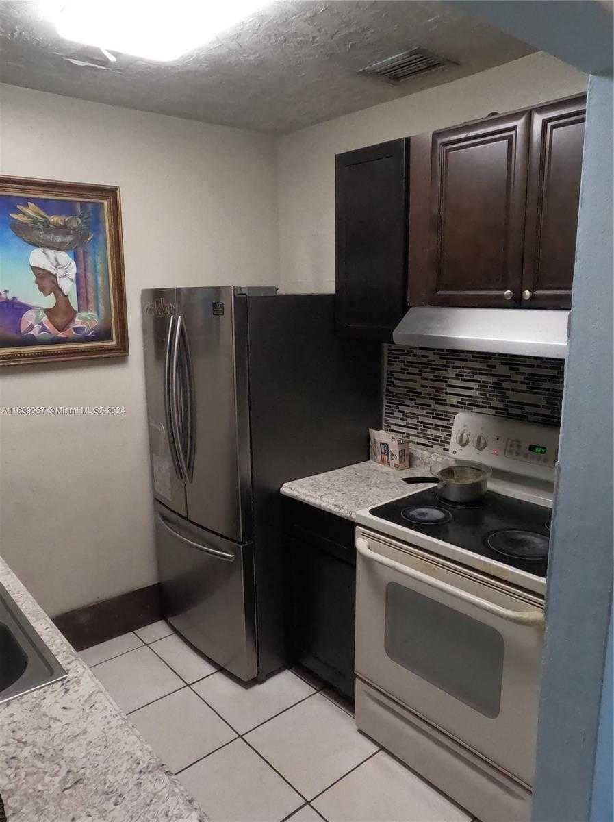 Small Image of 3260 NORTH WEST 209TH TER, Miami Gardens Number 17