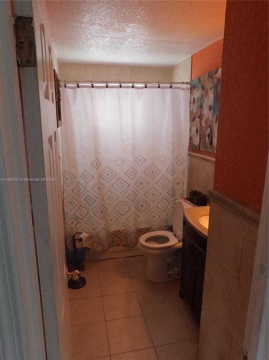 Small Image of 3260 NORTH WEST 209TH TER, Miami Gardens Number 21