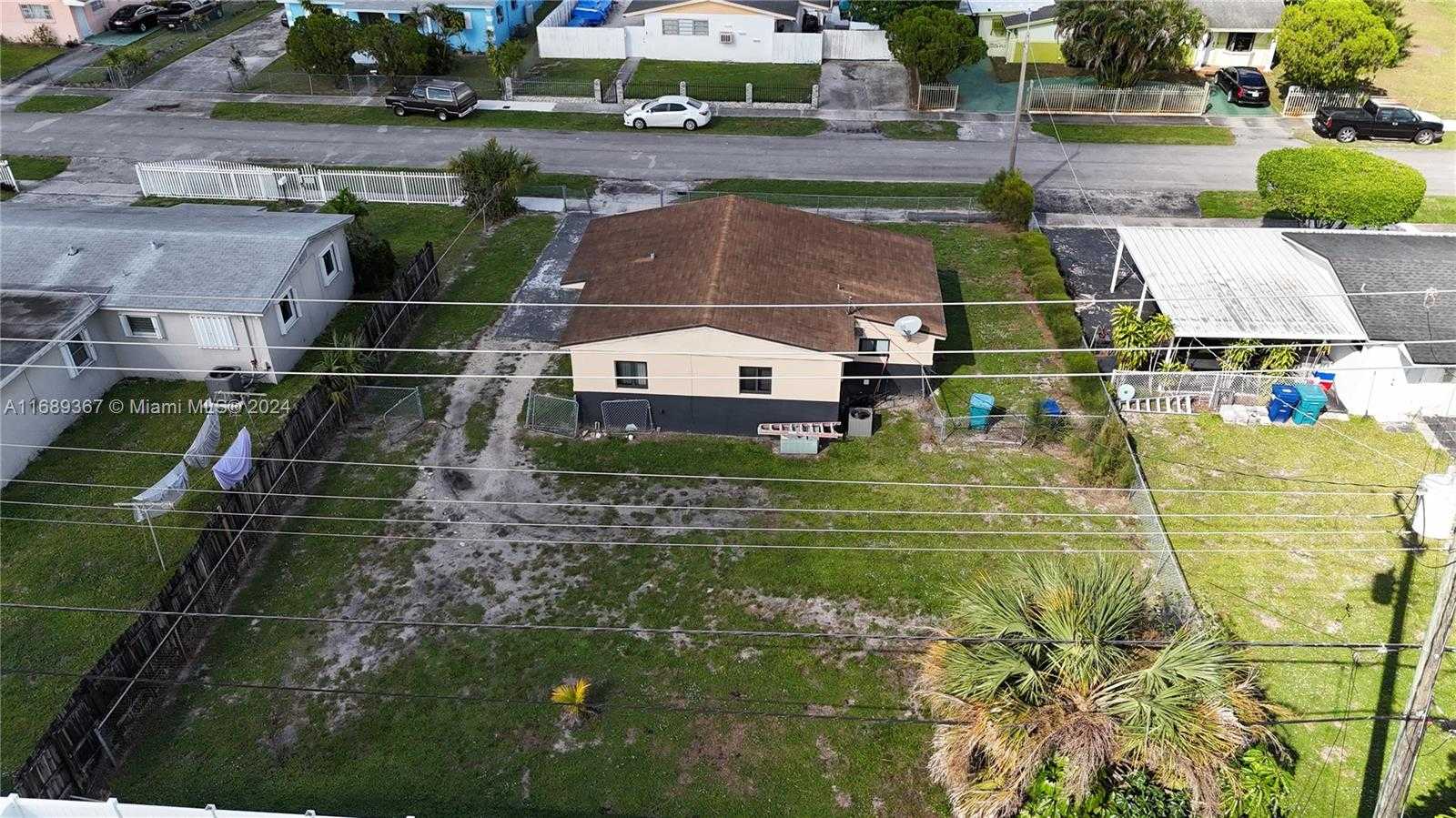 Small Image of 3260 NORTH WEST 209TH TER, Miami Gardens Number 5