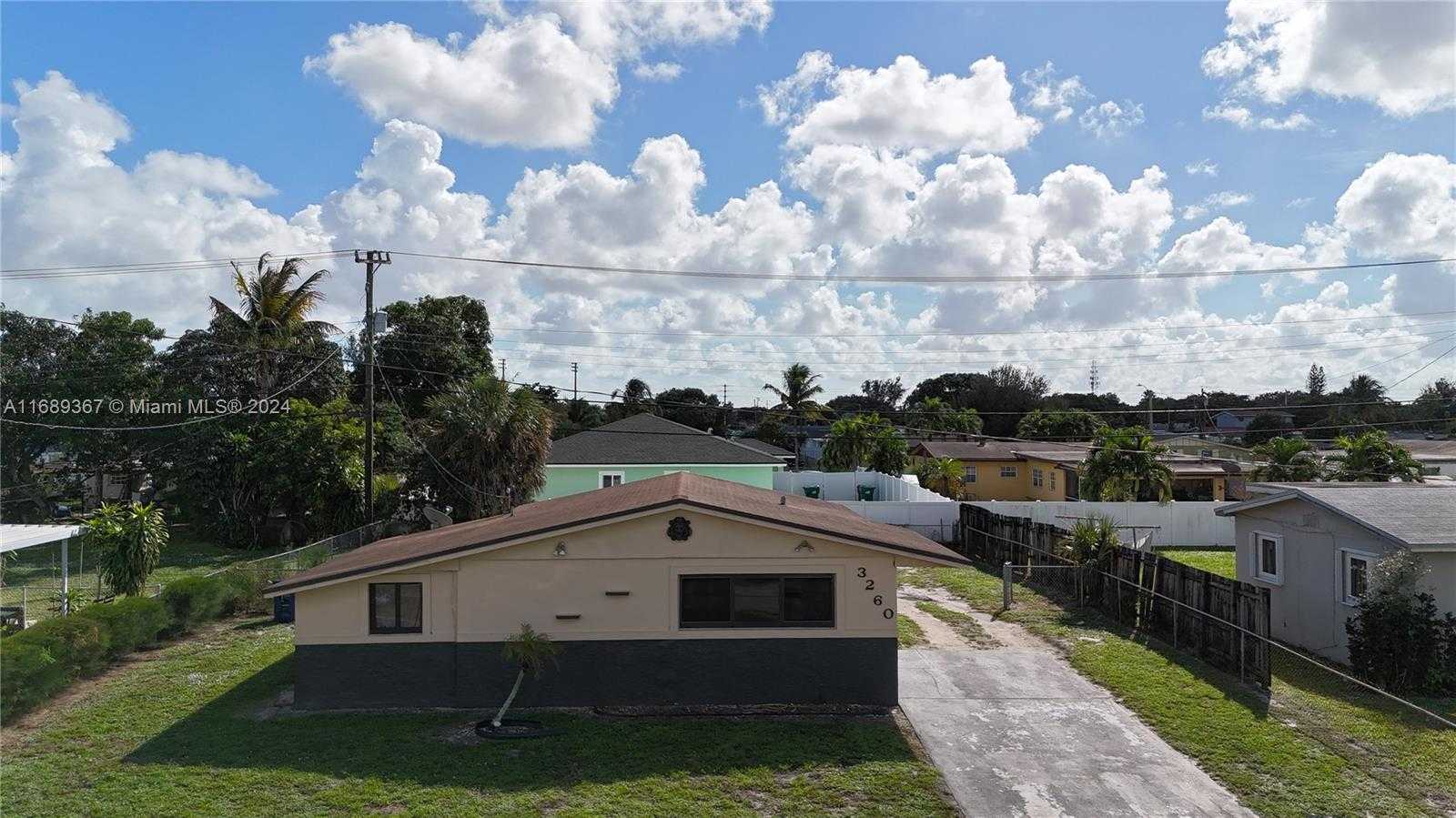 Small Image of 3260 NORTH WEST 209TH TER, Miami Gardens Number 9