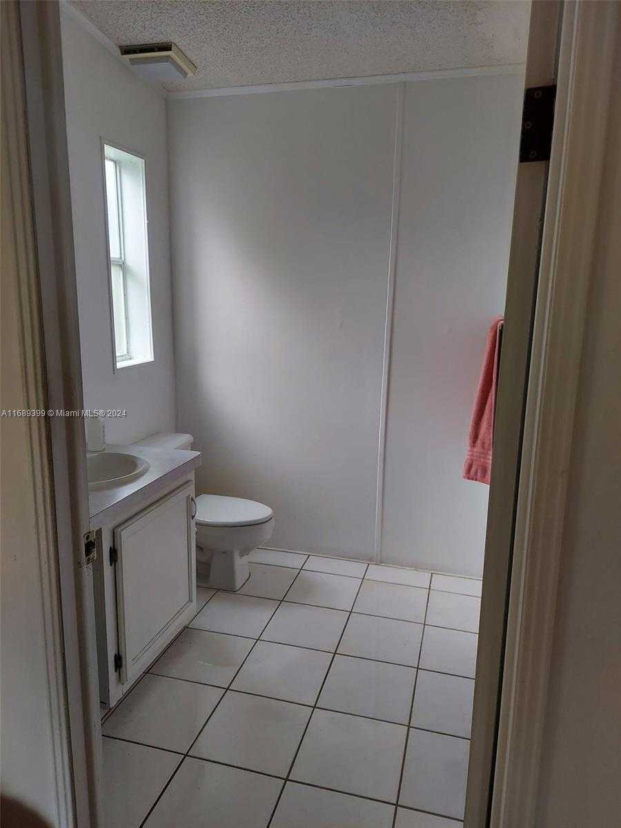 Small Image of 19800 SOUTH WEST 180 TH AVE, Miami Number 23