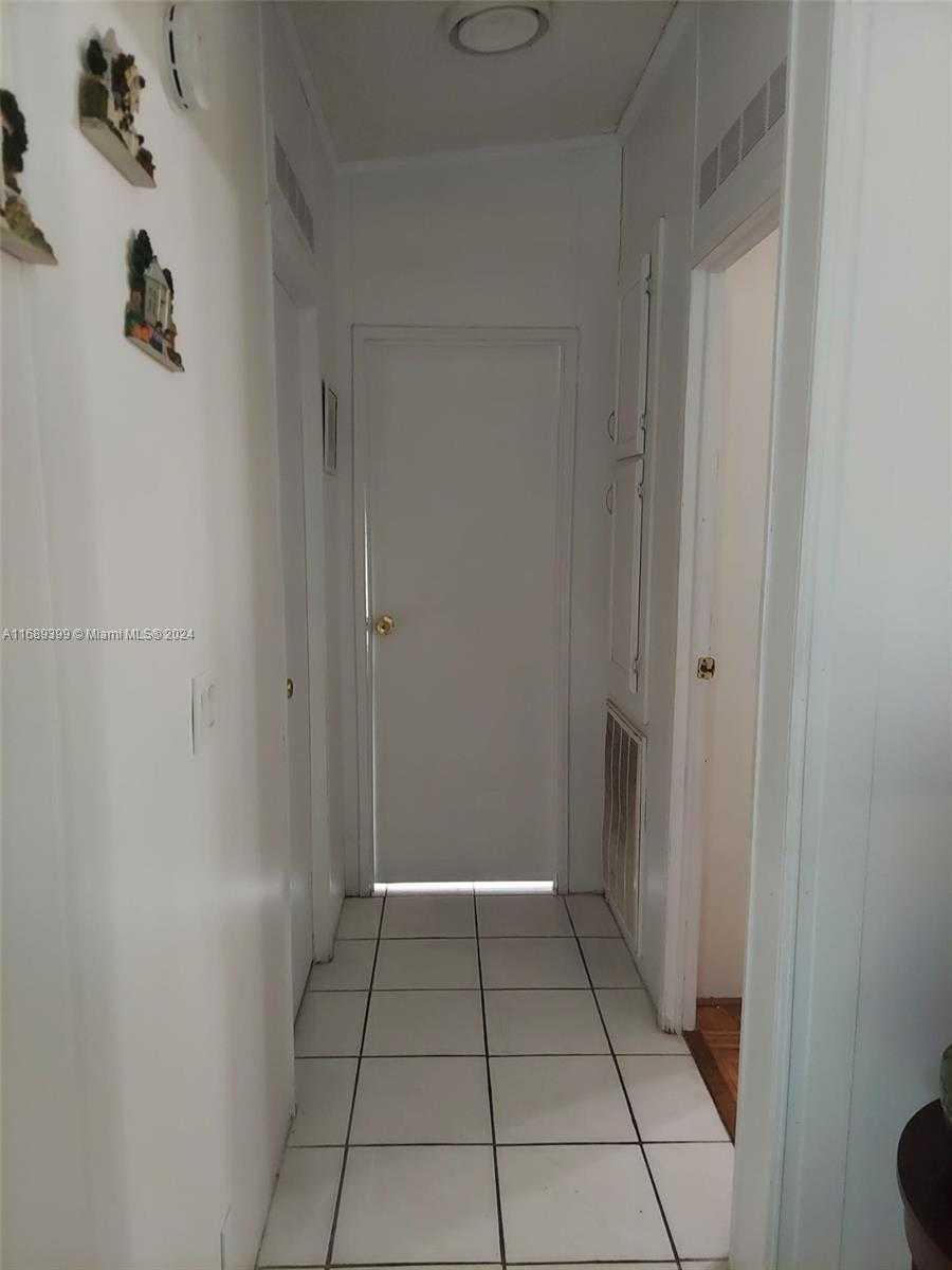 Small Image of 19800 SOUTH WEST 180 TH AVE, Miami Number 25