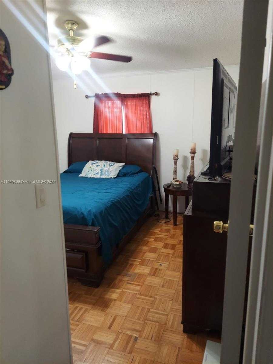 Small Image of 19800 SOUTH WEST 180 TH AVE, Miami Number 29