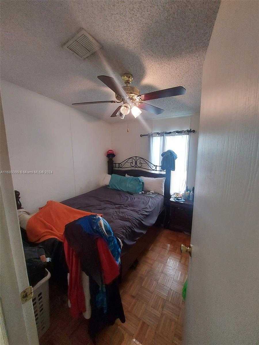 Small Image of 19800 SOUTH WEST 180 TH AVE, Miami Number 32