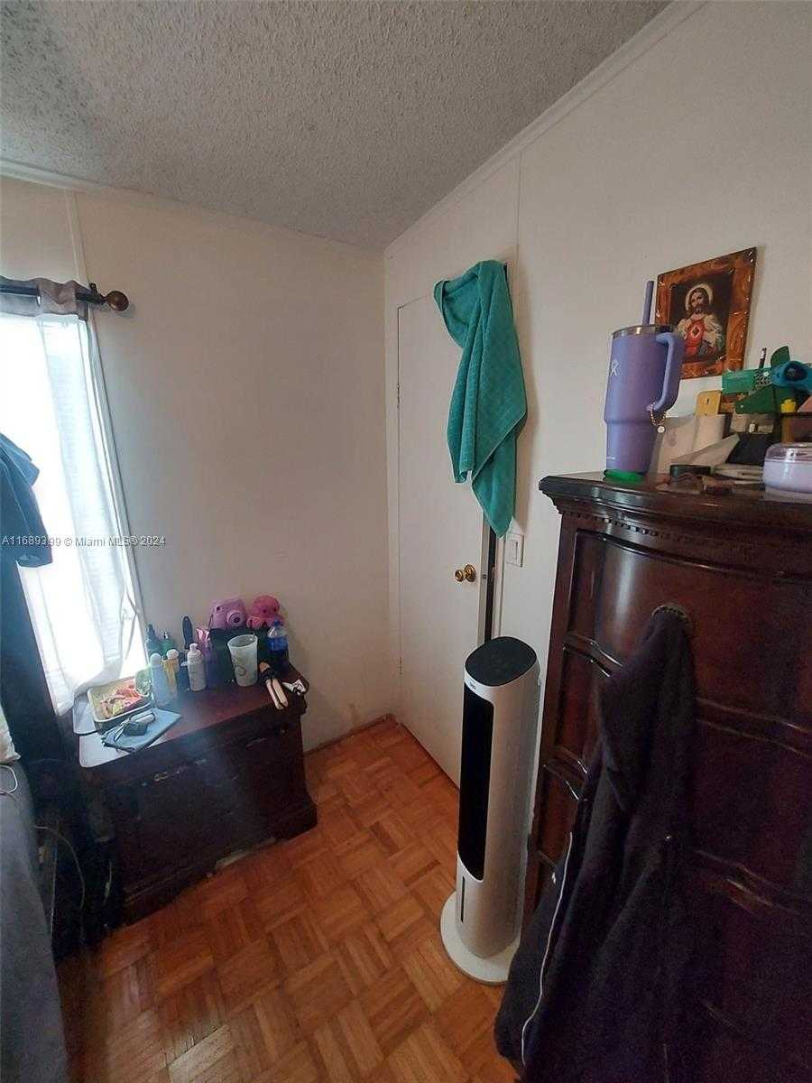 Small Image of 19800 SOUTH WEST 180 TH AVE, Miami Number 33