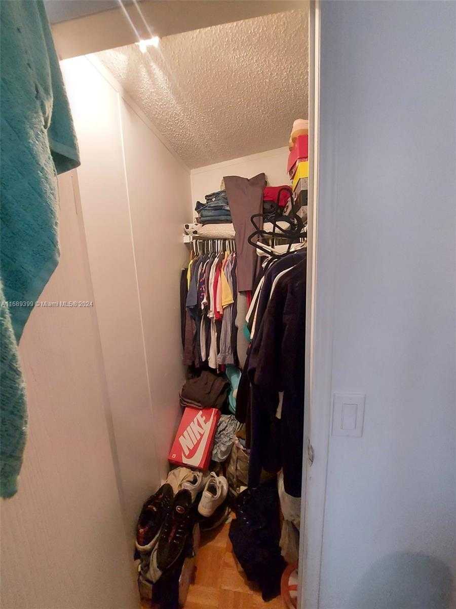 Small Image of 19800 SOUTH WEST 180 TH AVE, Miami Number 34