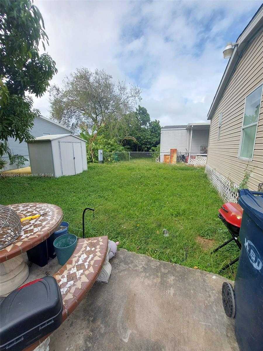 Small Image of 19800 SOUTH WEST 180 TH AVE, Miami Number 4