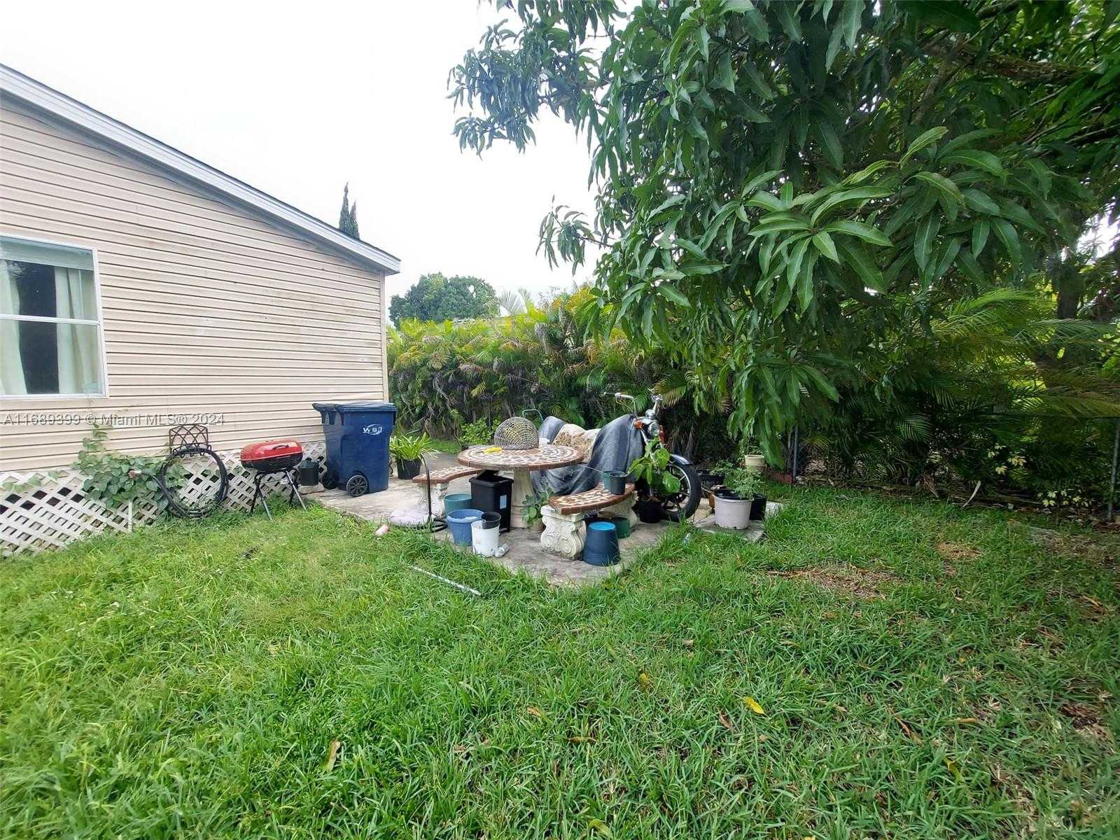 Small Image of 19800 SOUTH WEST 180 TH AVE, Miami Number 5