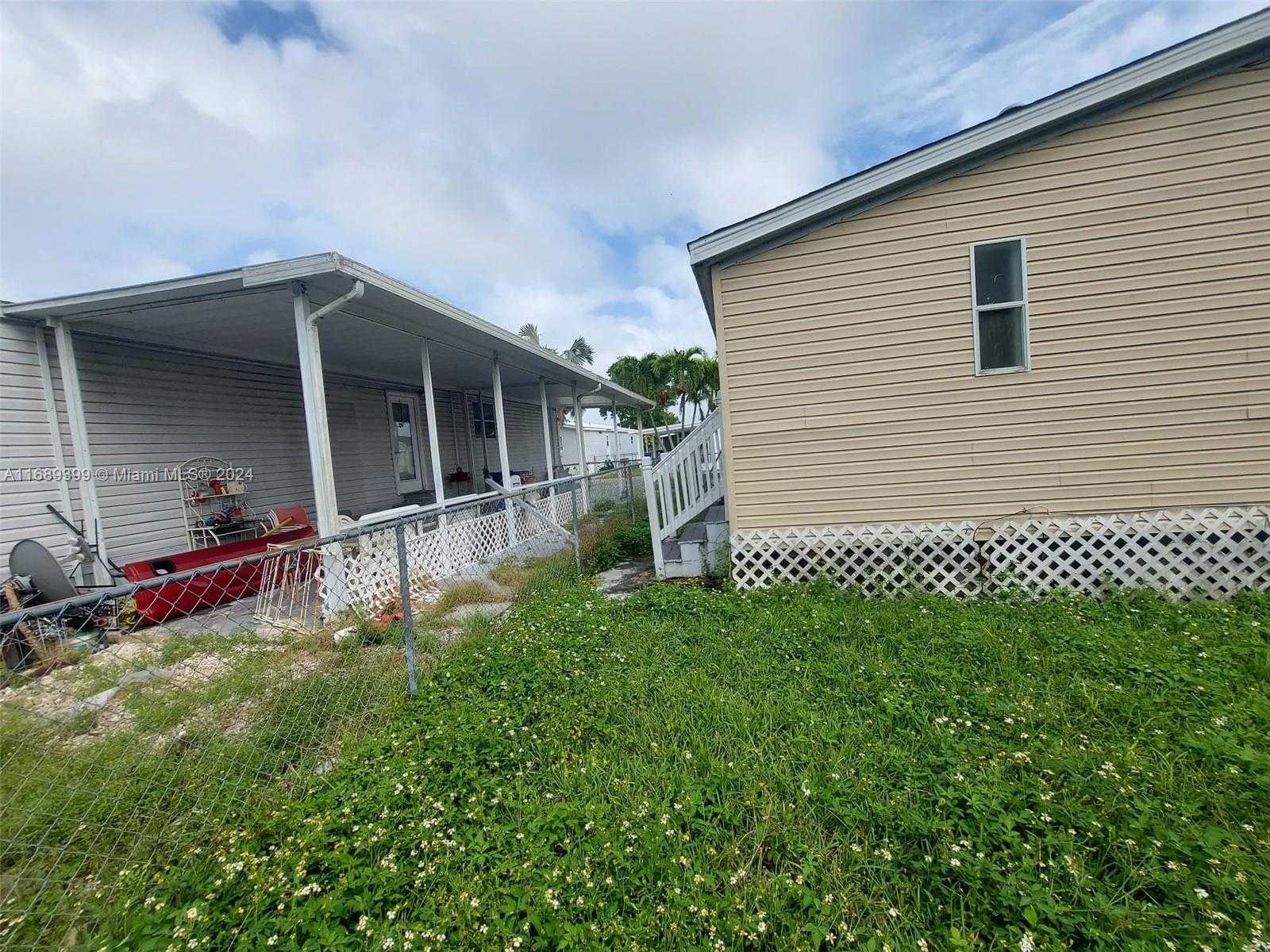 Small Image of 19800 SOUTH WEST 180 TH AVE, Miami Number 7