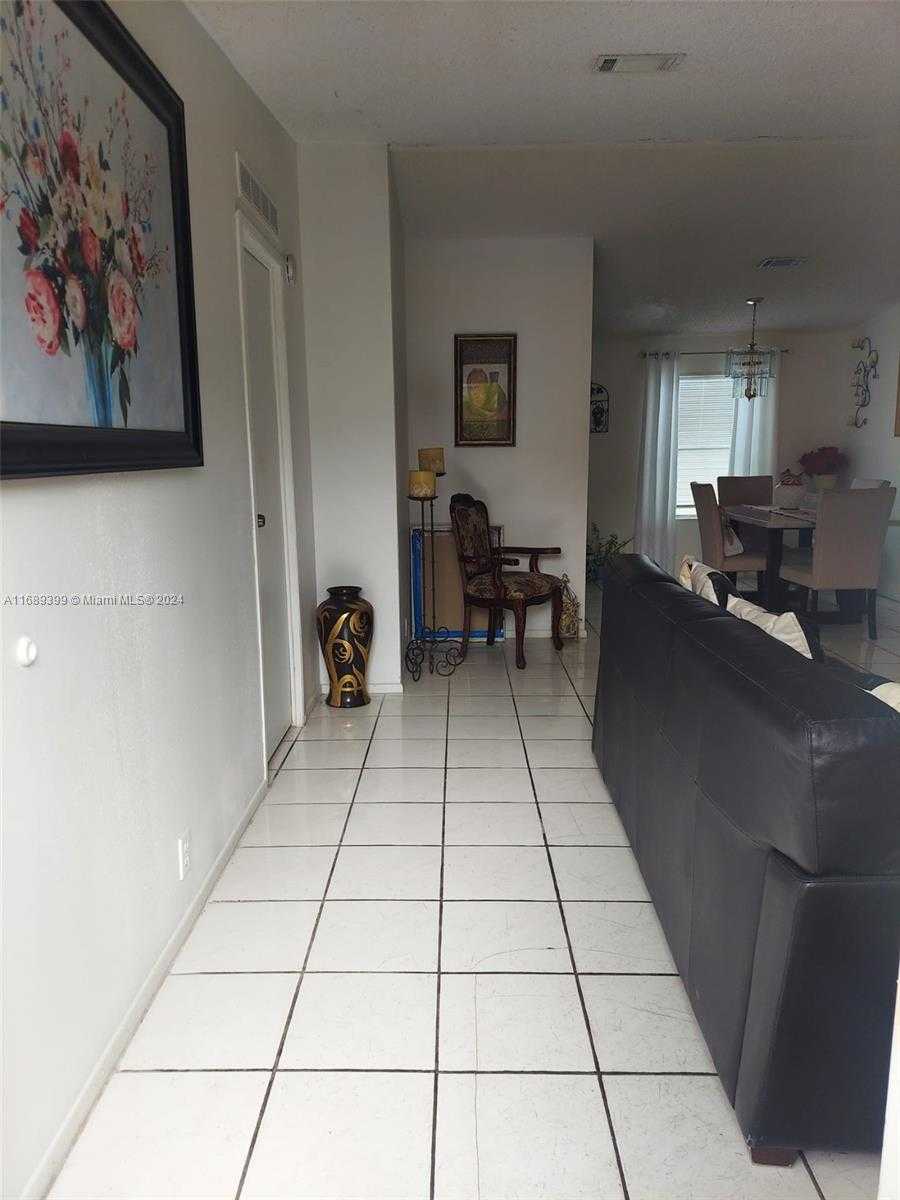 Small Image of 19800 SOUTH WEST 180 TH AVE, Miami Number 9