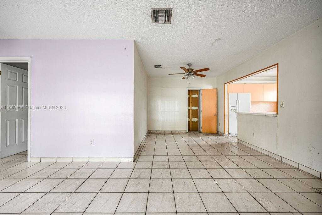 Small Image of 4480 NORTH WEST 201ST ST, Miami Gardens Number 11