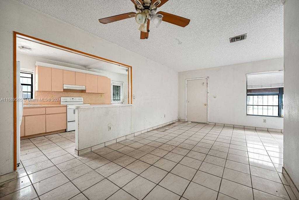 Small Image of 4480 NORTH WEST 201ST ST, Miami Gardens Number 14