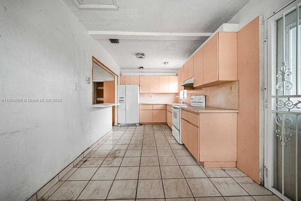 Small Image of 4480 NORTH WEST 201ST ST, Miami Gardens Number 16